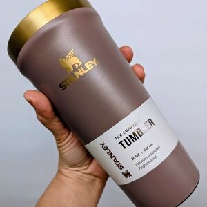 New STANLEY The Everyday Pint Cup 20 oz cashmere Holiday 2025